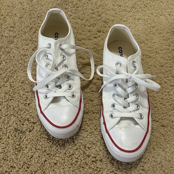 Converse Shoes - White low top converse size 8